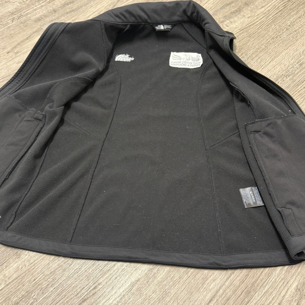 The North Face Disney Swan & Dolphin WindWall Vest Women Medium Black Softshell - Picture 8 of 10